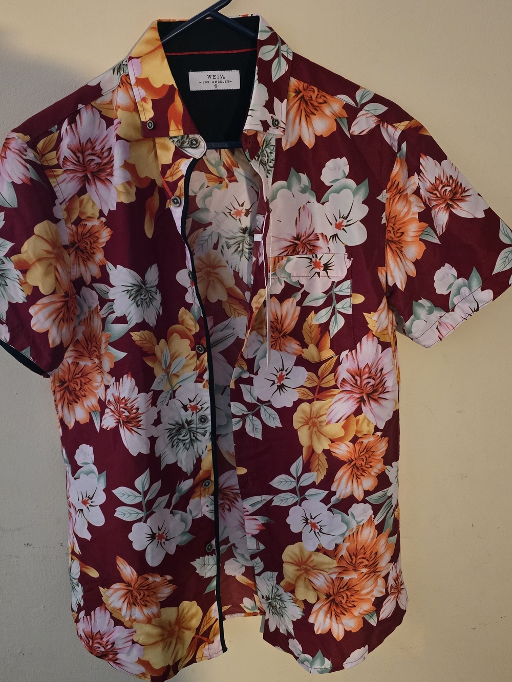 WEIV Los Angeles Floral Button Down Shirt Men Small NWT Summer Vacation Shirt